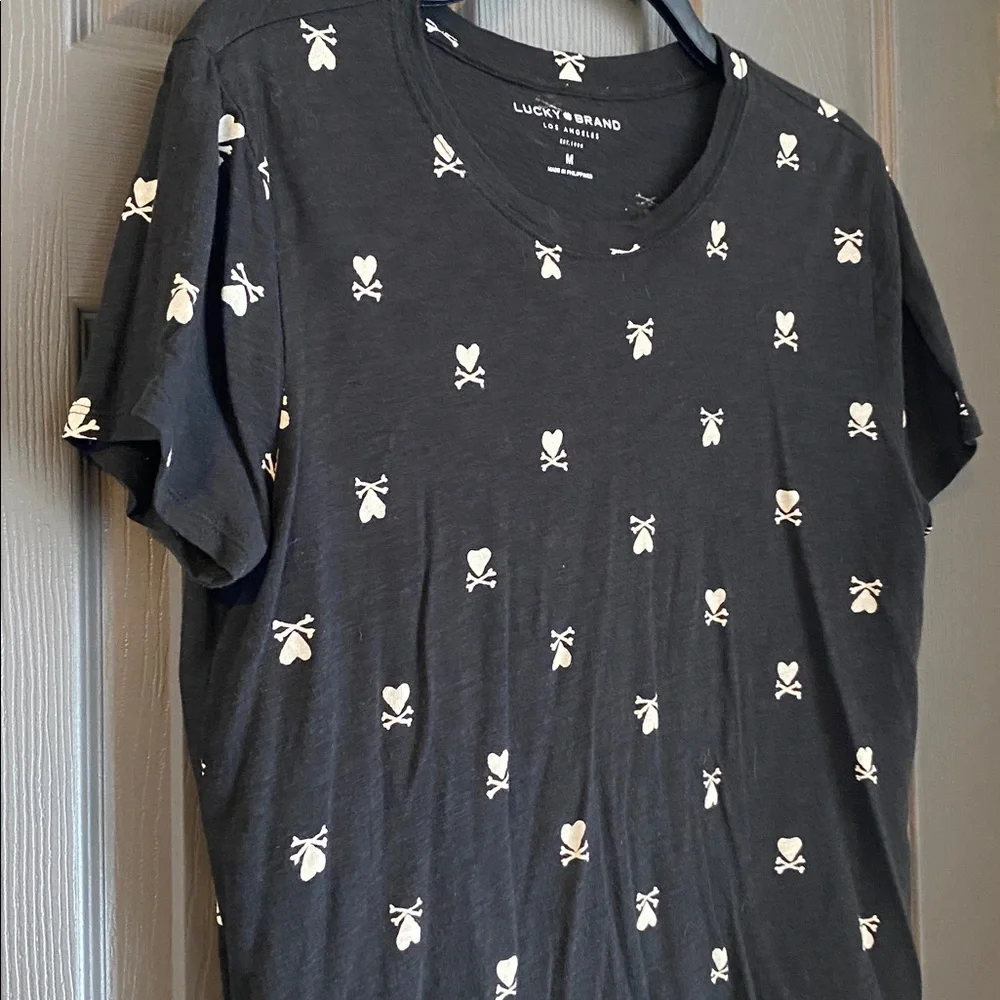 Lucky Brand Black Tee with White Skull and Heart Pattern - Picture 3 of 3